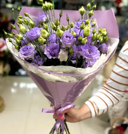 Букет из сиреневых эустом